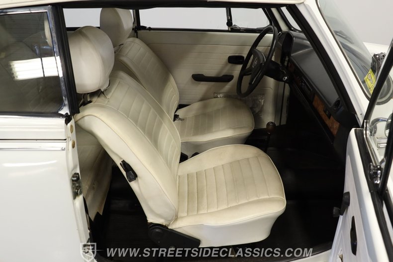 Volkswagen-Beetle-1979-White-White-42
