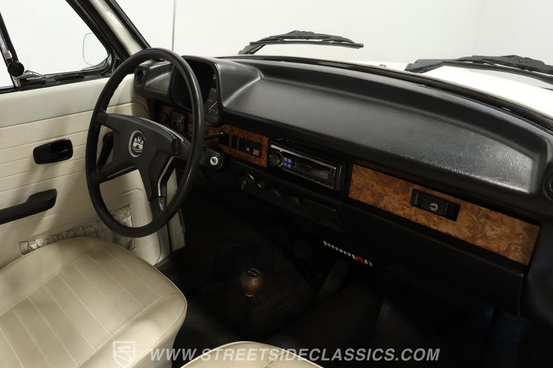 Volkswagen-Beetle-1979-White-White-43