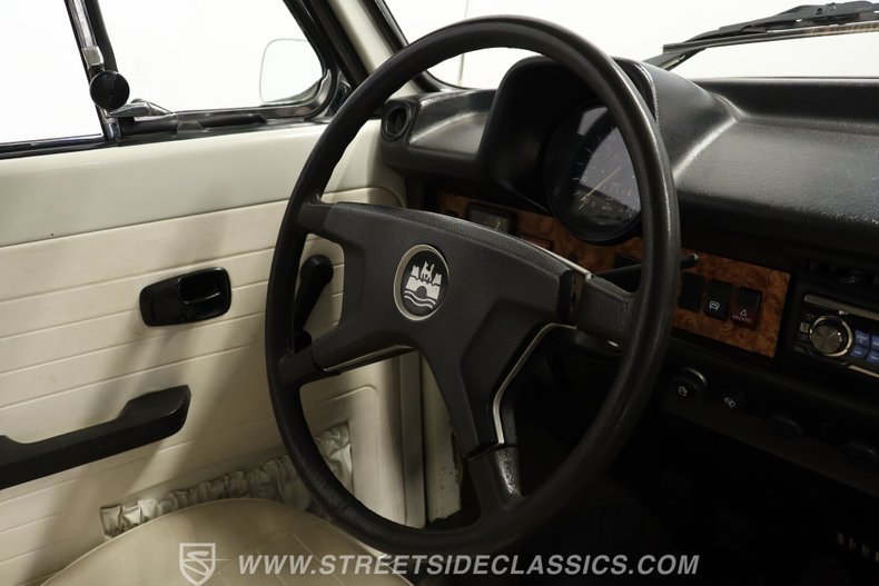 Volkswagen-Beetle-1979-White-White-44