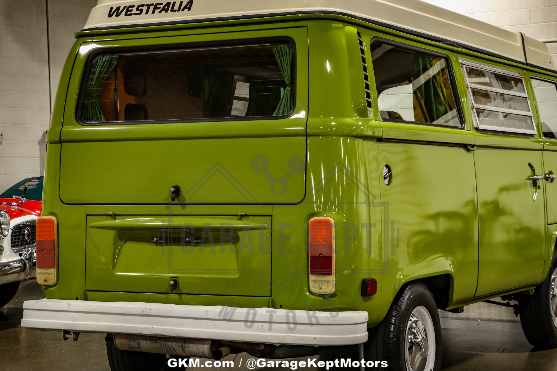 Volkswagen-Bus-1978-Green-Green-10