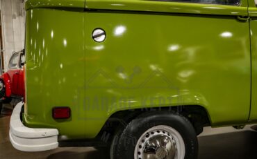 Volkswagen-Bus-1978-Green-Green-12