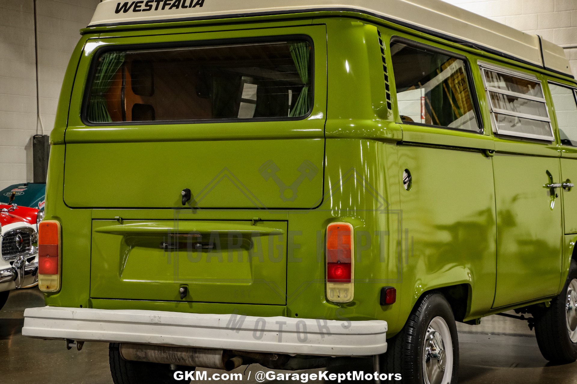 Volkswagen-Bus-1978-Green-Green-13
