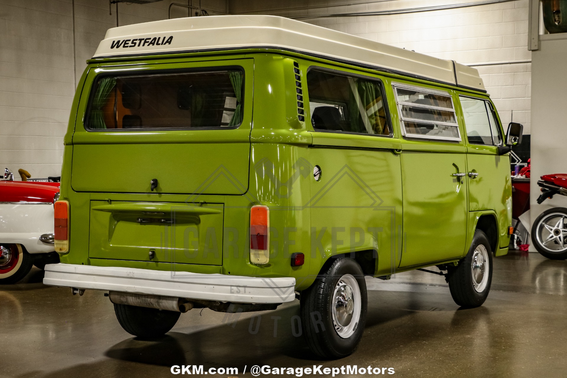 Volkswagen-Bus-1978-Green-Green-17