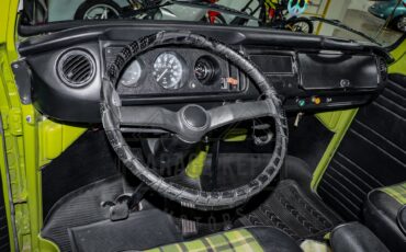 Volkswagen-Bus-1978-Green-Green-2