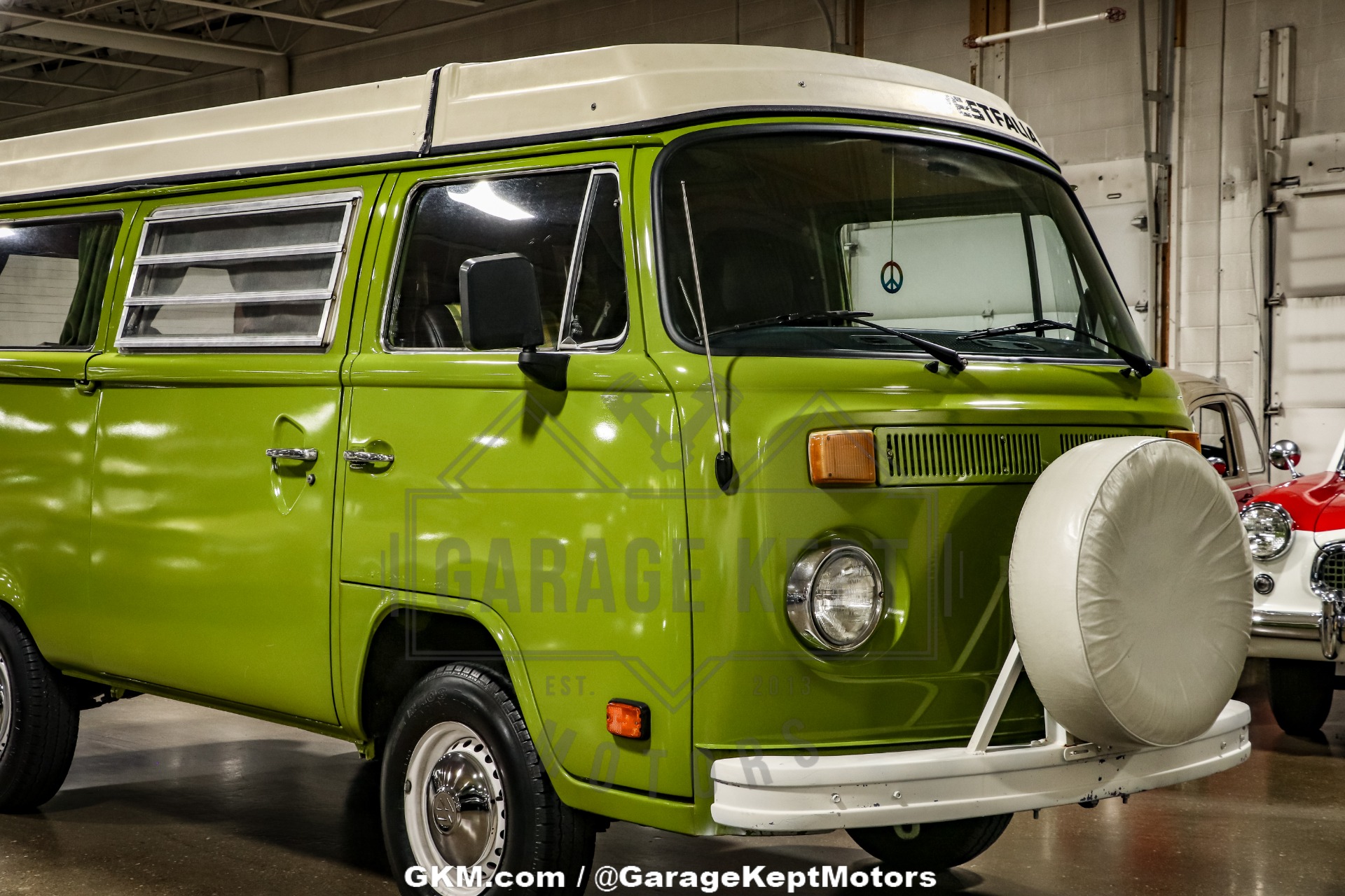 Volkswagen-Bus-1978-Green-Green-22
