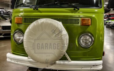Volkswagen-Bus-1978-Green-Green-25