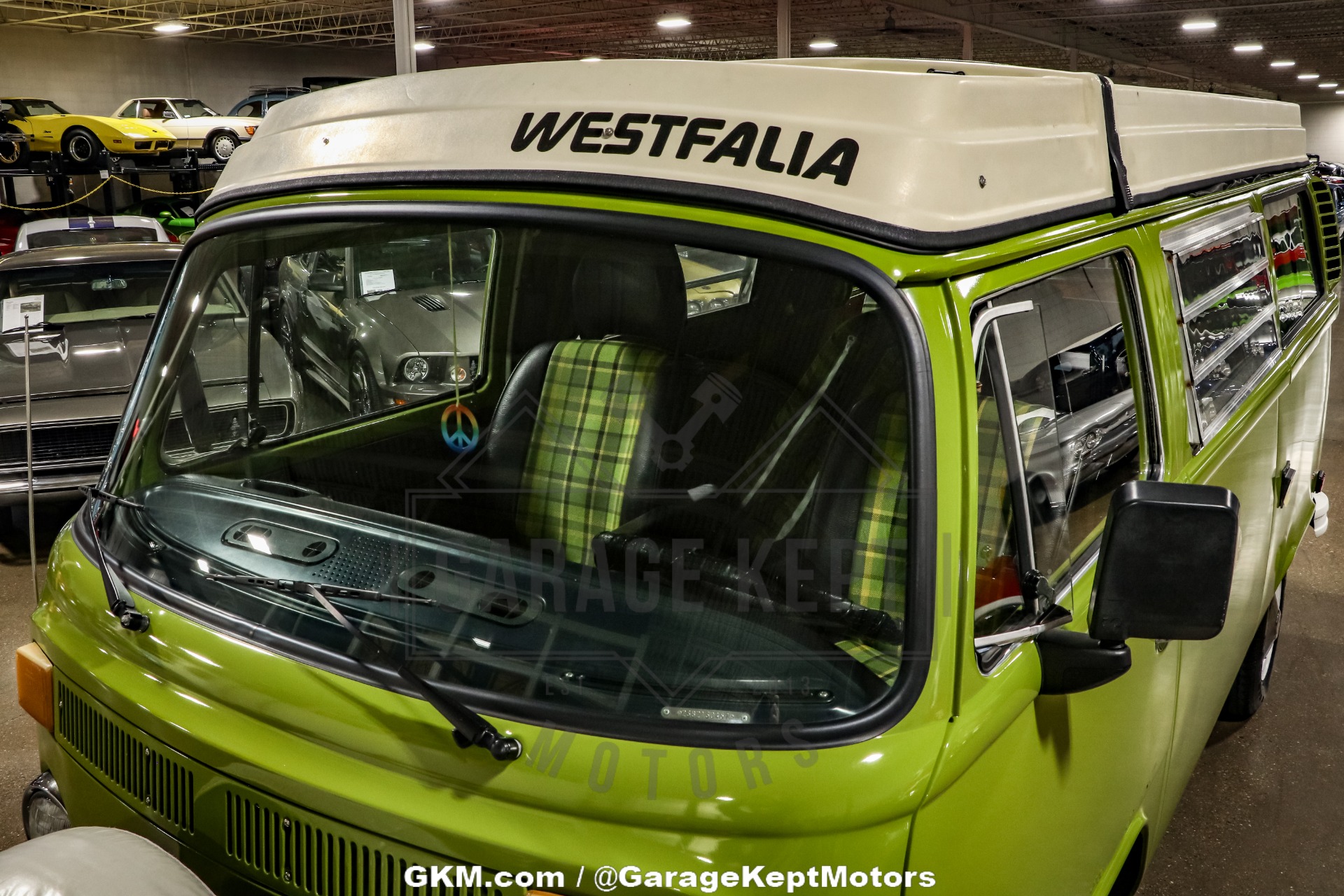 Volkswagen-Bus-1978-Green-Green-30