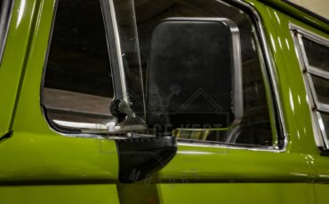 Volkswagen-Bus-1978-Green-Green-31