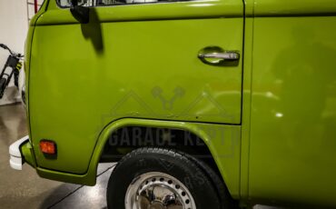 Volkswagen-Bus-1978-Green-Green-34