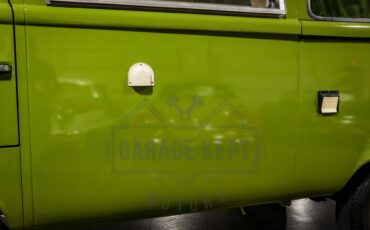 Volkswagen-Bus-1978-Green-Green-35