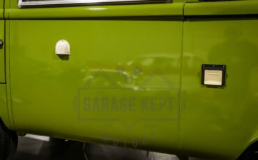 Volkswagen-Bus-1978-Green-Green-36