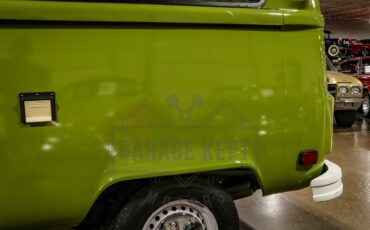 Volkswagen-Bus-1978-Green-Green-37
