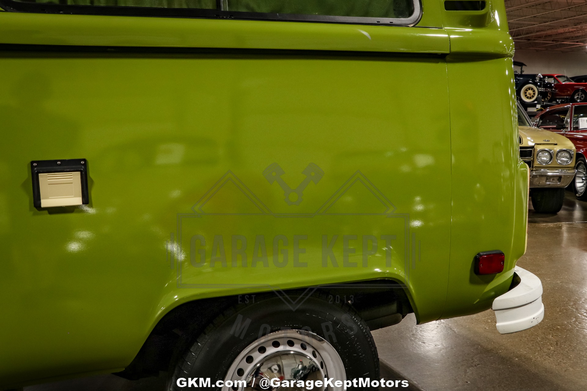Volkswagen-Bus-1978-Green-Green-37