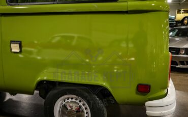 Volkswagen-Bus-1978-Green-Green-38