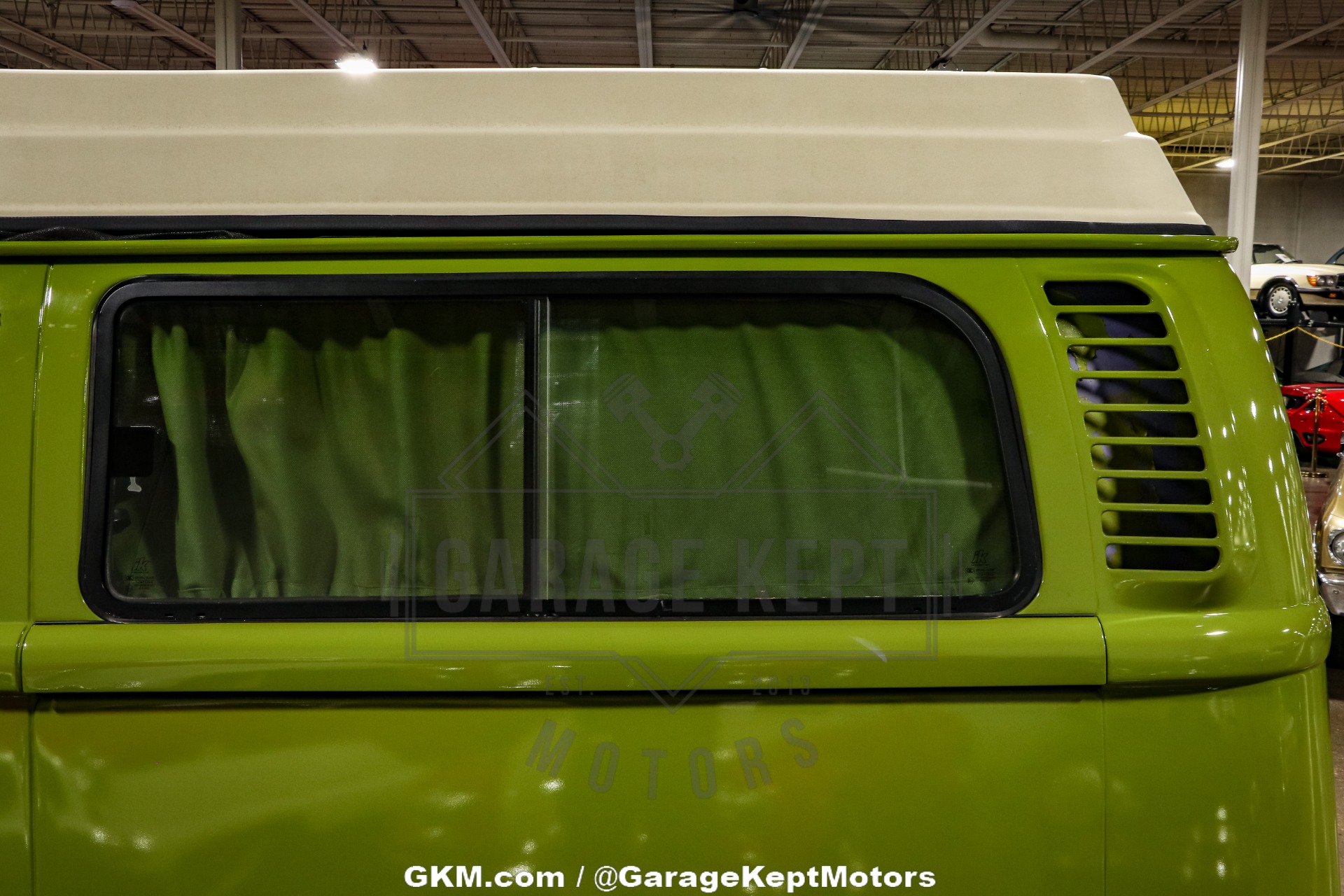 Volkswagen-Bus-1978-Green-Green-40