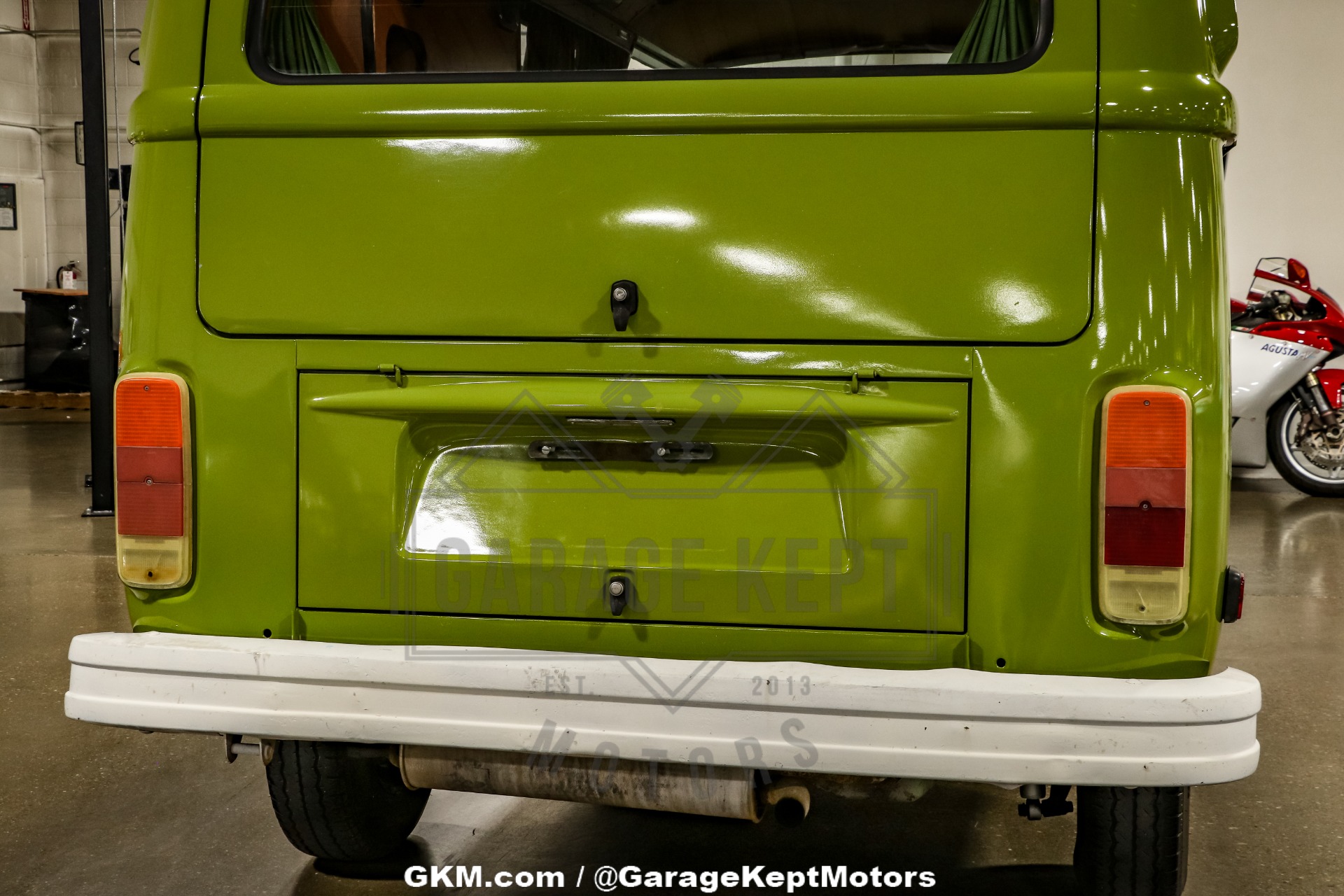 Volkswagen-Bus-1978-Green-Green-42