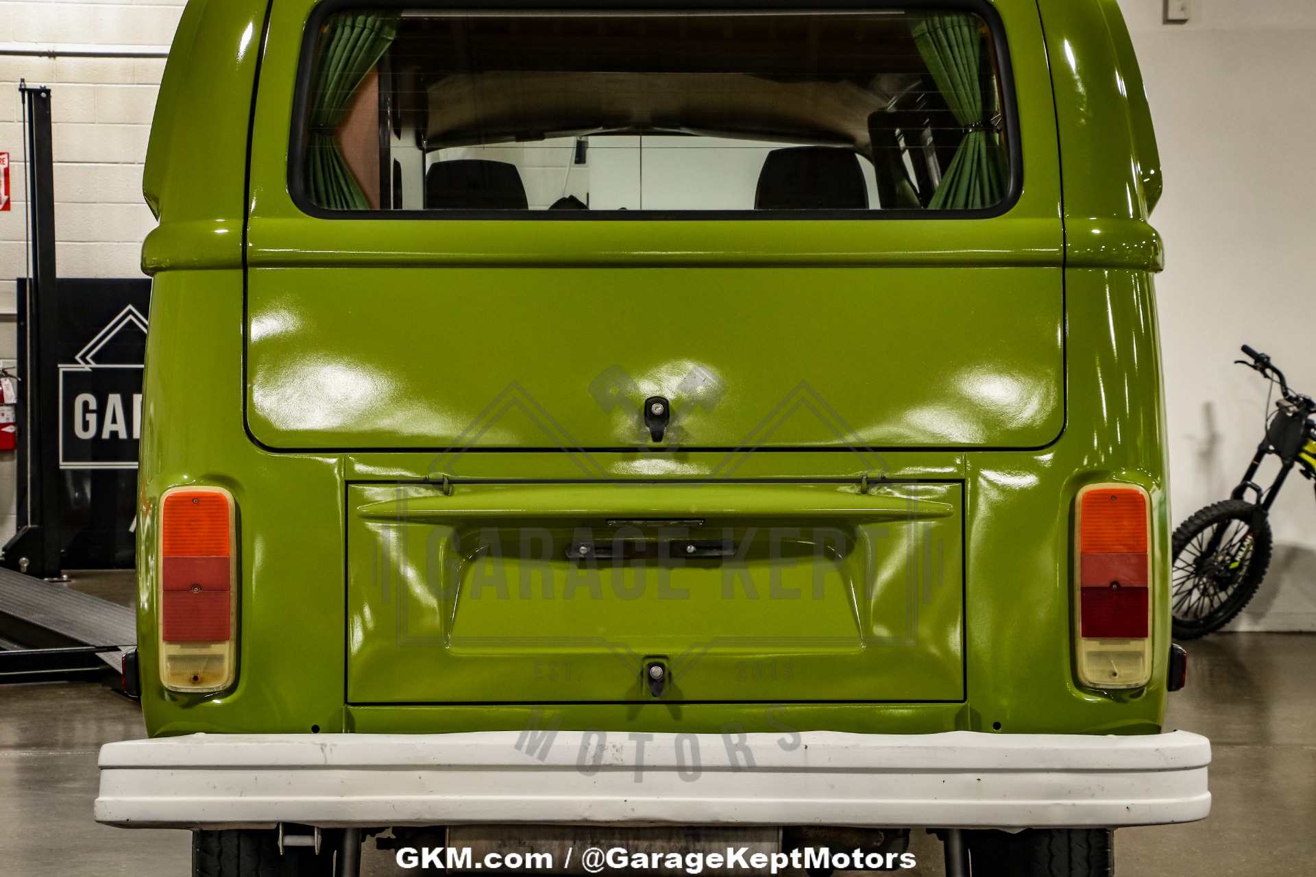 Volkswagen-Bus-1978-Green-Green-43