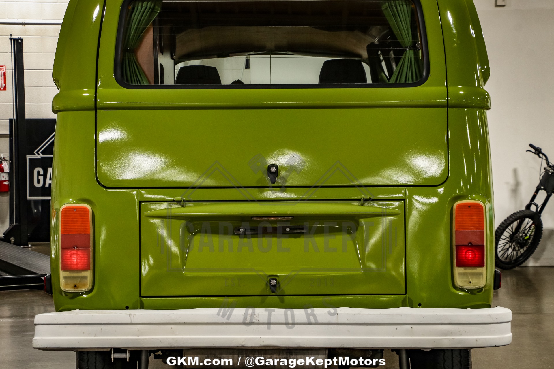 Volkswagen-Bus-1978-Green-Green-44