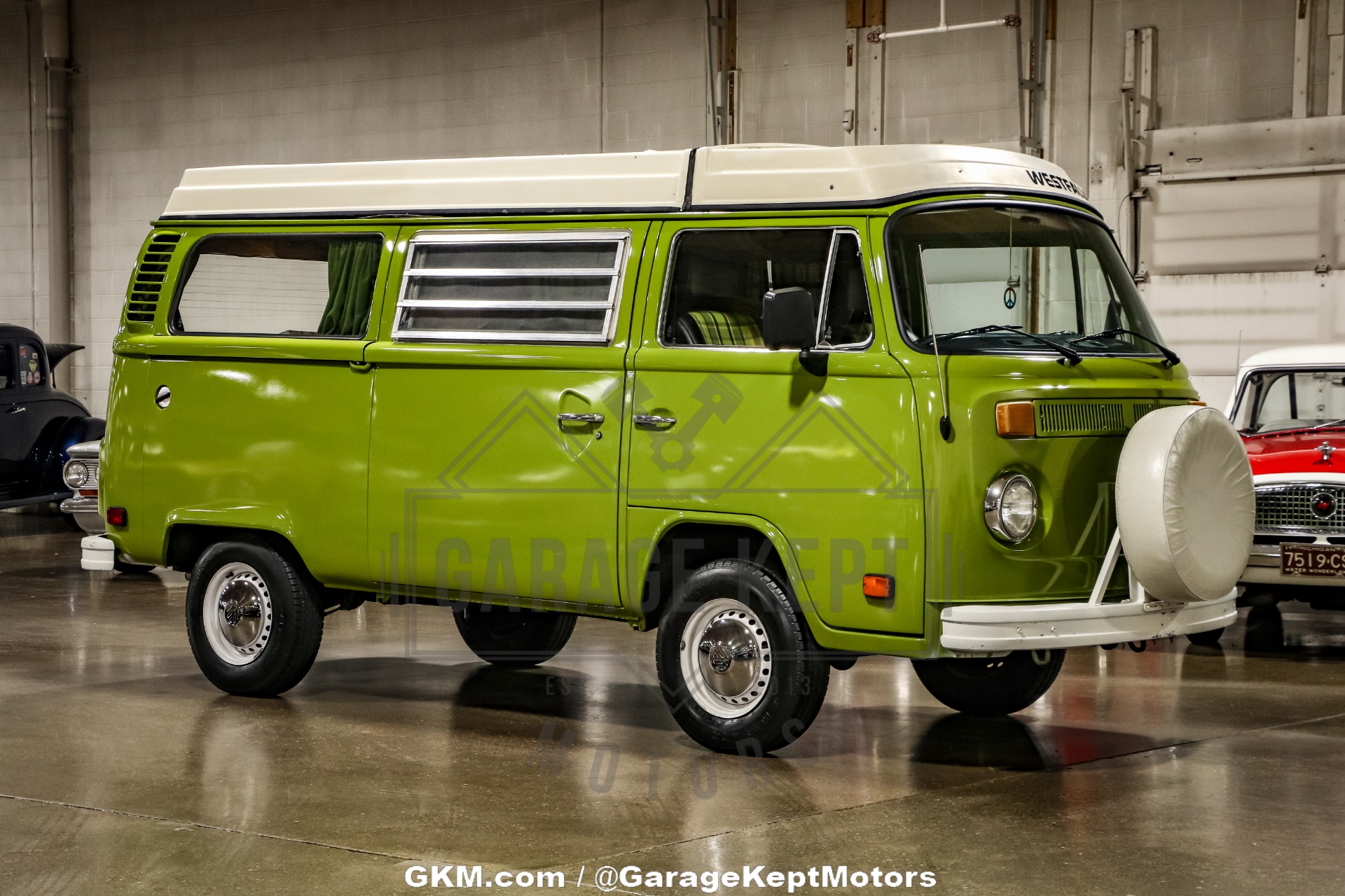 Volkswagen-Bus-1978-Green-Green-46