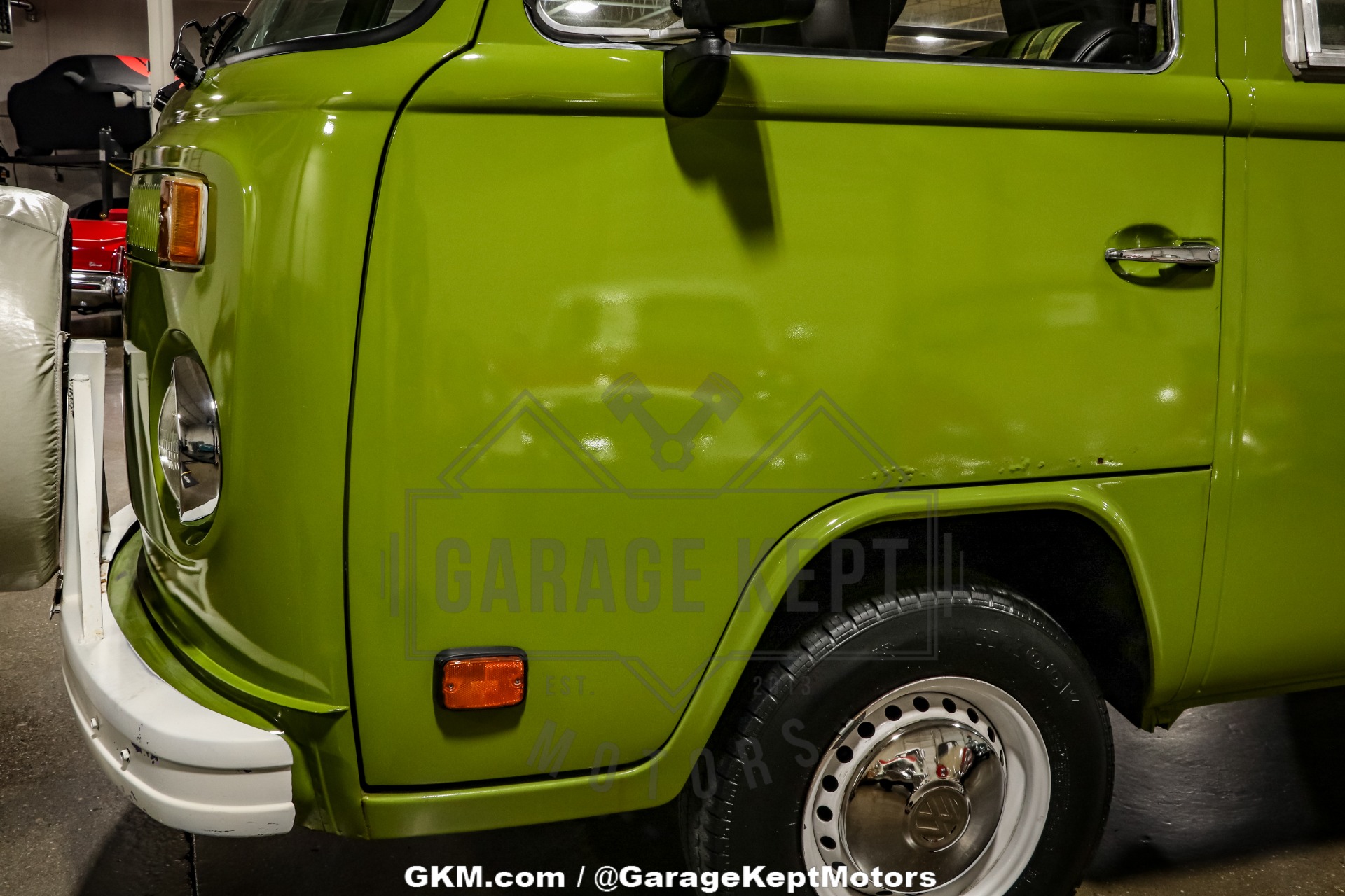 Volkswagen-Bus-1978-Green-Green-48