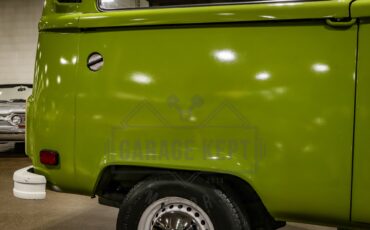 Volkswagen-Bus-1978-Green-Green-49