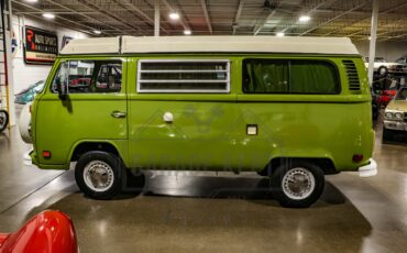 Volkswagen-Bus-1978-Green-Green-7