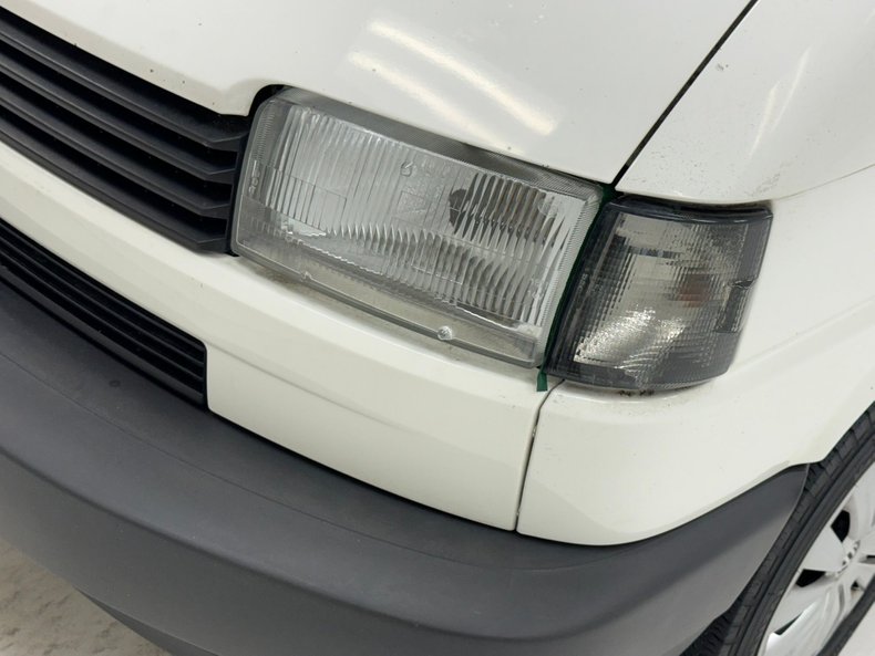 Volkswagen-Eurovan-1995-White-Light-Gray-15
