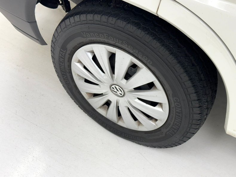 Volkswagen-Eurovan-1995-White-Light-Gray-16