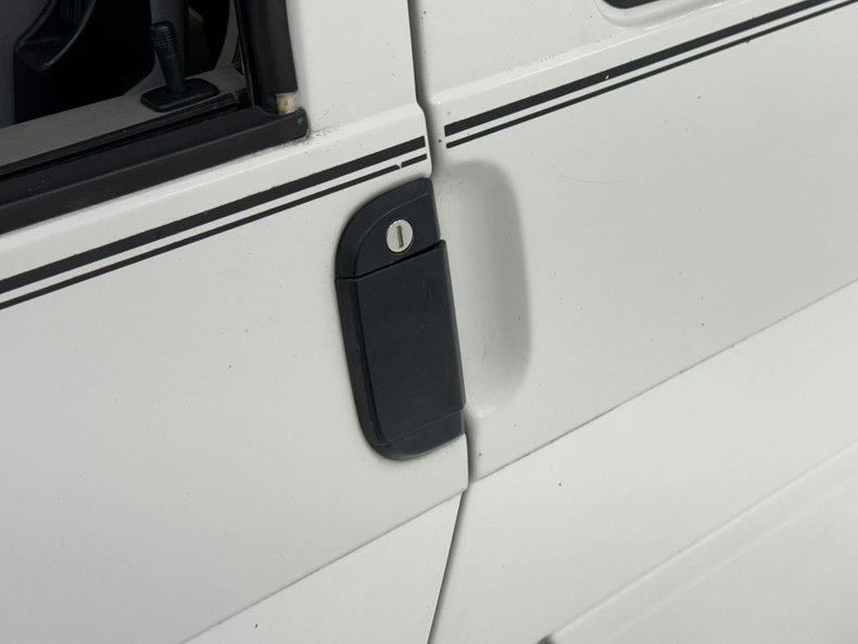 Volkswagen-Eurovan-1995-White-Light-Gray-18
