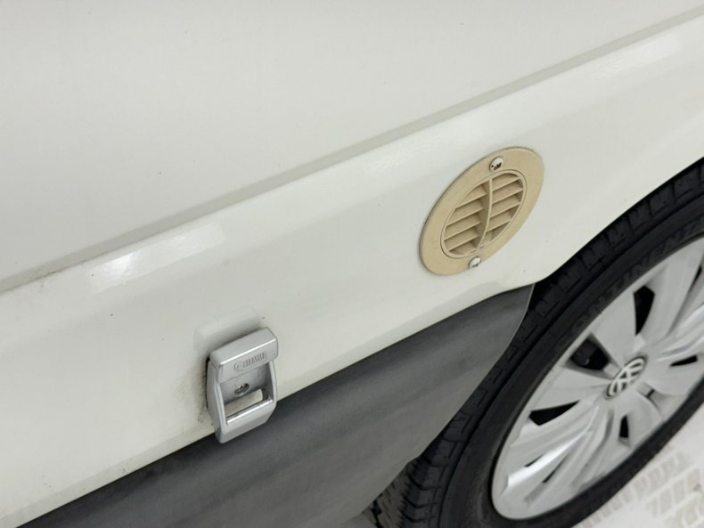 Volkswagen-Eurovan-1995-White-Light-Gray-21