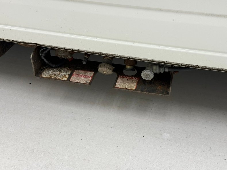 Volkswagen-Eurovan-1995-White-Light-Gray-22