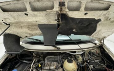 Volkswagen-Eurovan-1995-White-Light-Gray-30