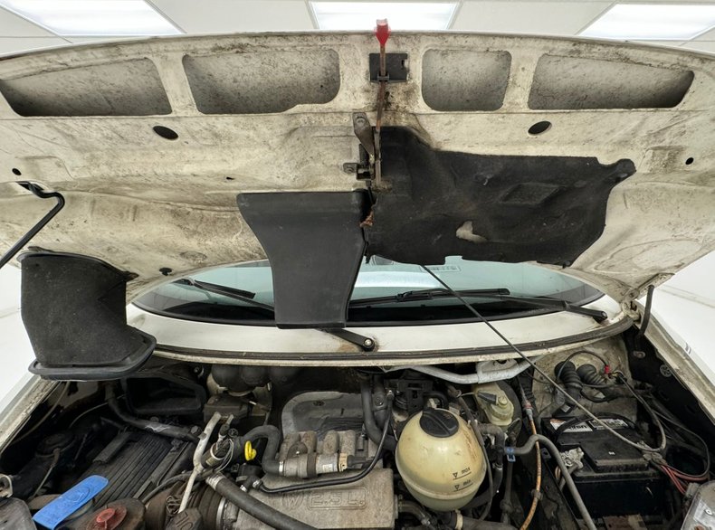 Volkswagen-Eurovan-1995-White-Light-Gray-30