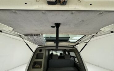 Volkswagen-Eurovan-1995-White-Light-Gray-31