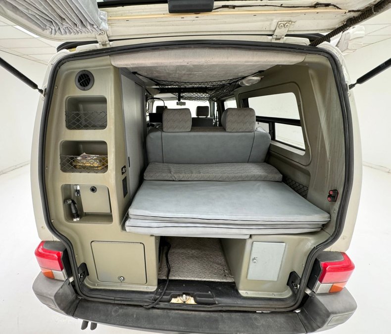 Volkswagen-Eurovan-1995-White-Light-Gray-33