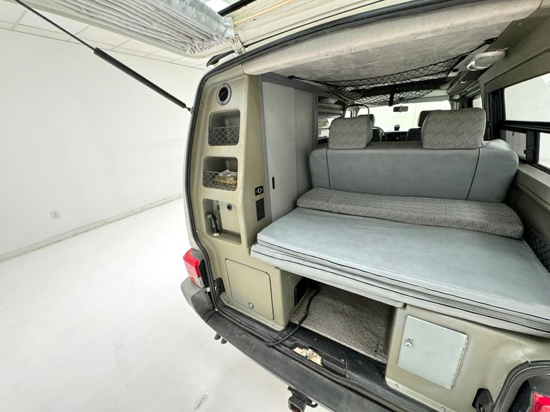 Volkswagen-Eurovan-1995-White-Light-Gray-34