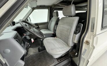 Volkswagen-Eurovan-1995-White-Light-Gray-37