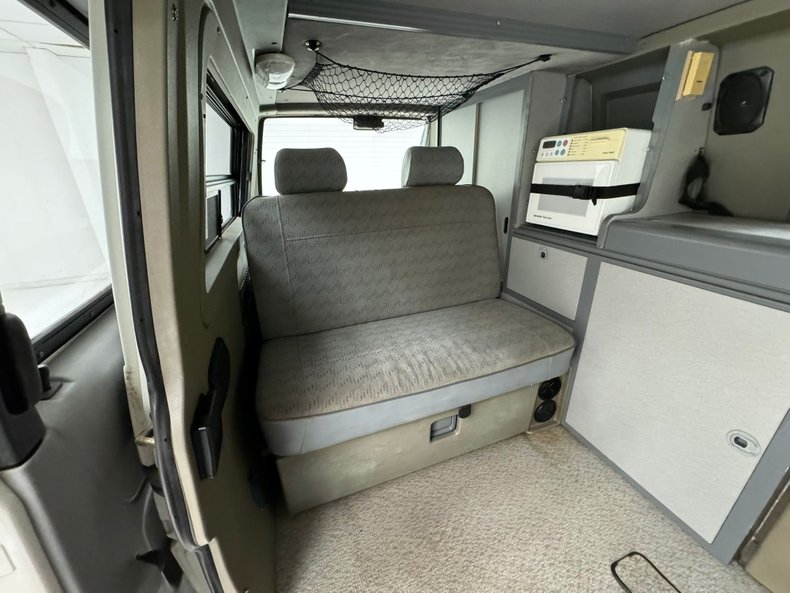 Volkswagen-Eurovan-1995-White-Light-Gray-41
