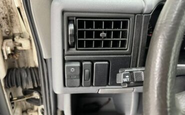 Volkswagen-Eurovan-1995-White-Light-Gray-43