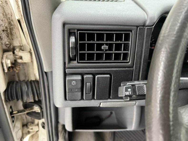 Volkswagen-Eurovan-1995-White-Light-Gray-43