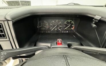 Volkswagen-Eurovan-1995-White-Light-Gray-44