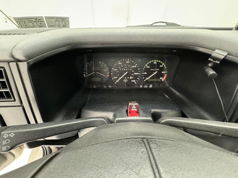 Volkswagen-Eurovan-1995-White-Light-Gray-44