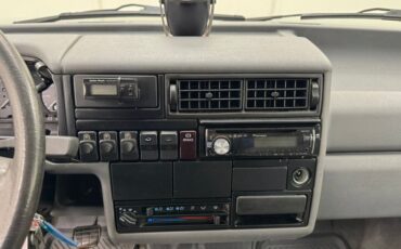 Volkswagen-Eurovan-1995-White-Light-Gray-46