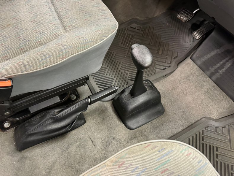 Volkswagen-Eurovan-1995-White-Light-Gray-47