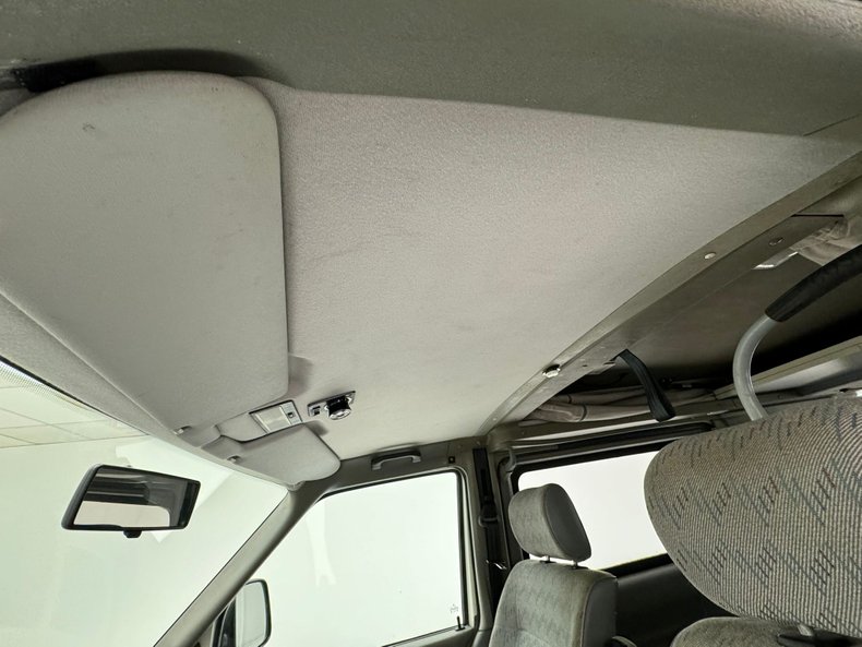 Volkswagen-Eurovan-1995-White-Light-Gray-48