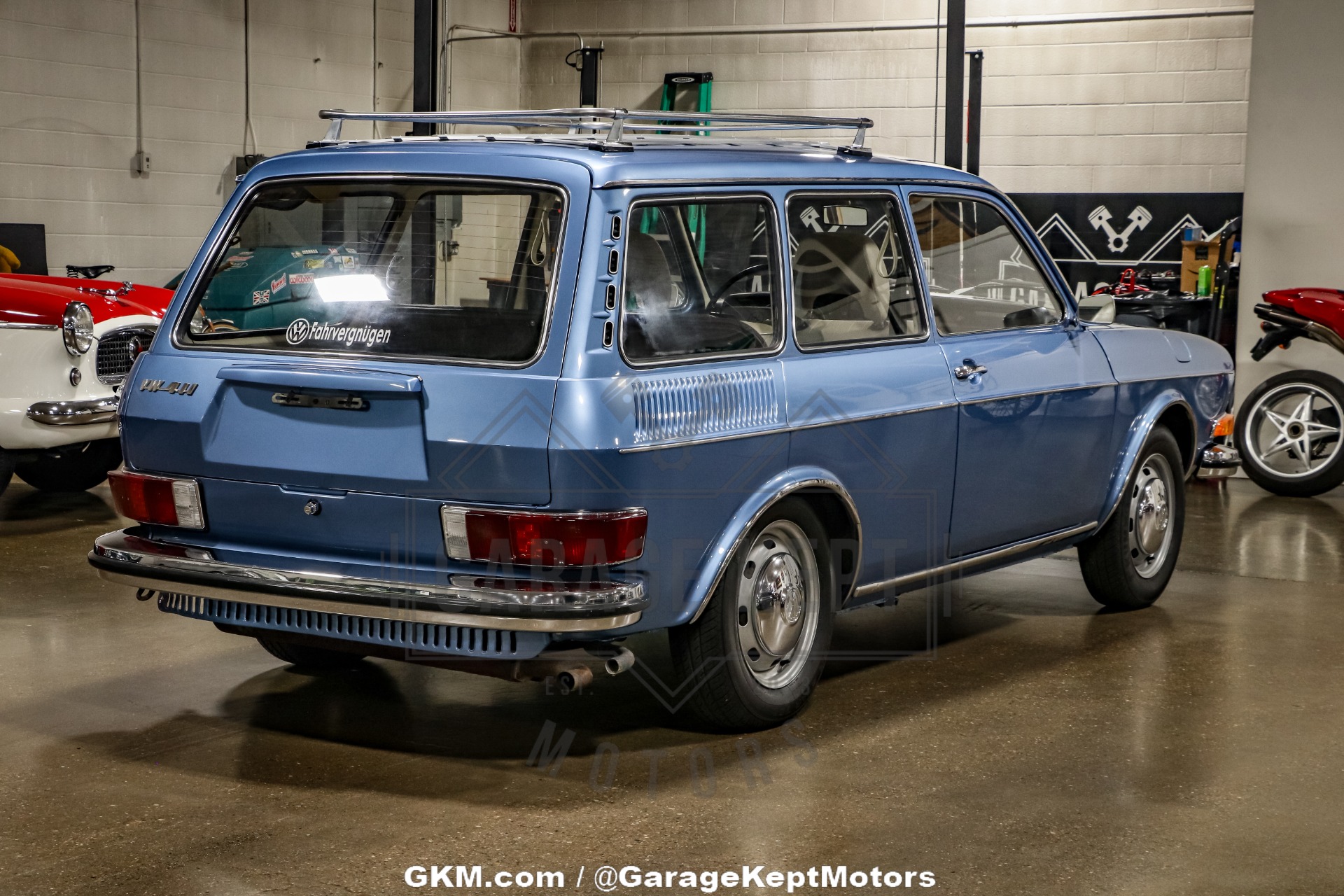 Volkswagen-Other-1972-Blue-Black-12