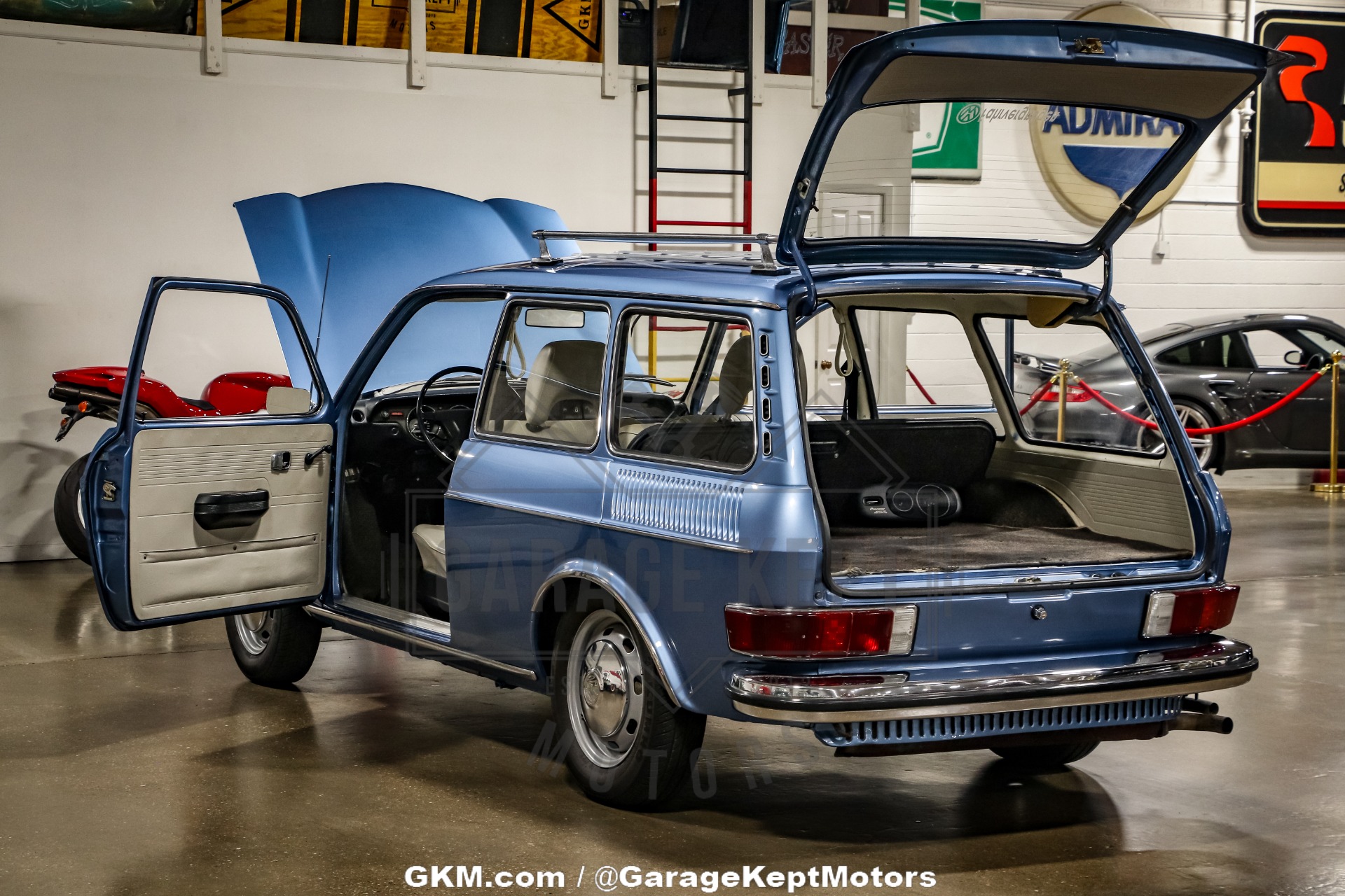 Volkswagen-Other-1972-Blue-Black-2