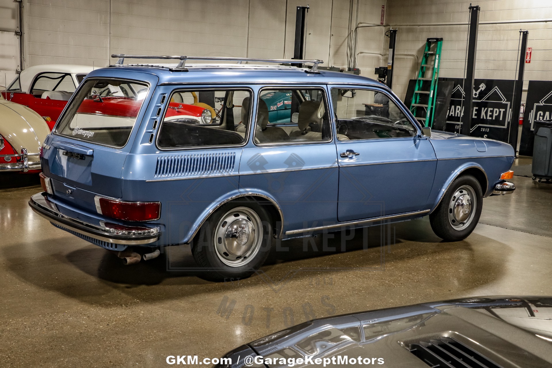 Volkswagen-Other-1972-Blue-Black-4