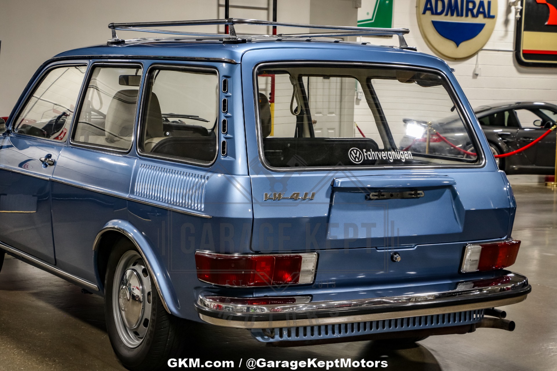 Volkswagen-Other-1972-Blue-Black-45