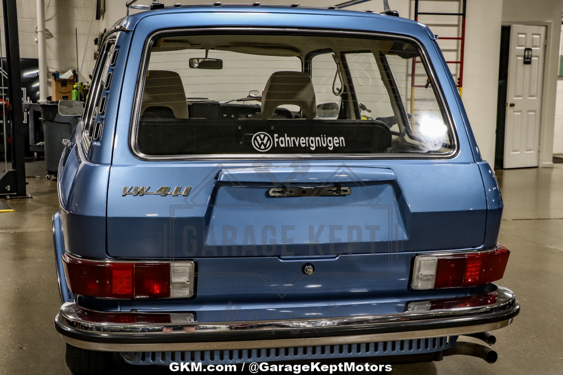 Volkswagen-Other-1972-Blue-Black-46